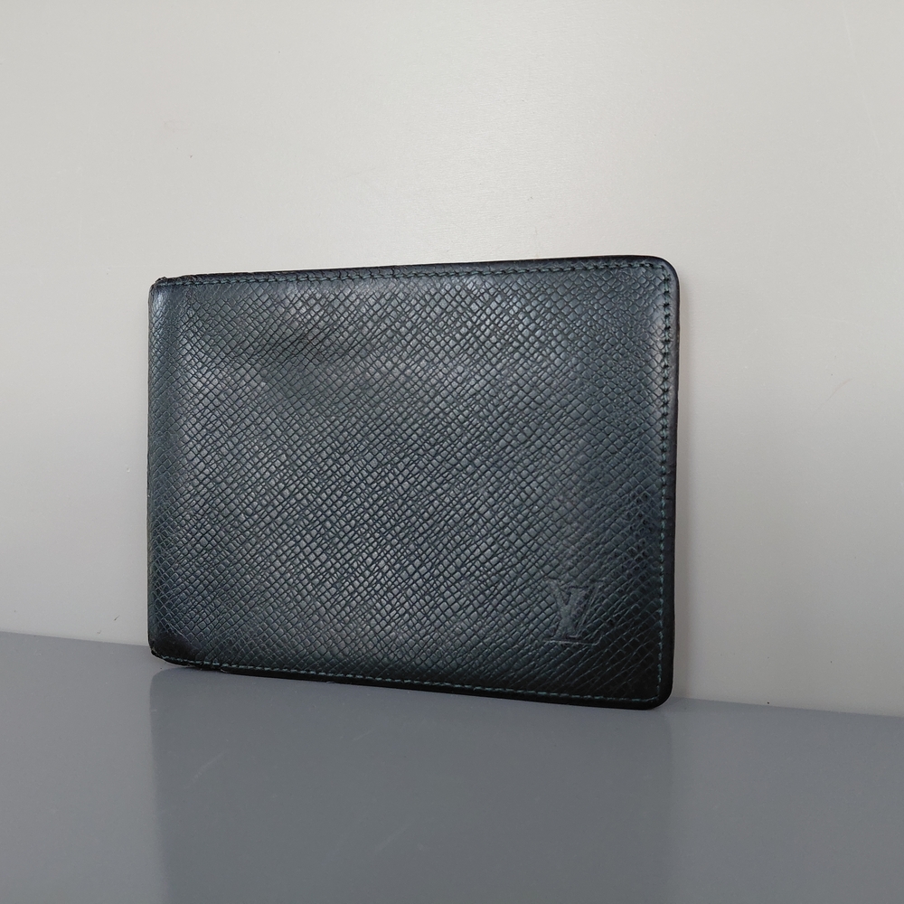 Louis Vuitton Taiga Green Leather Wallet